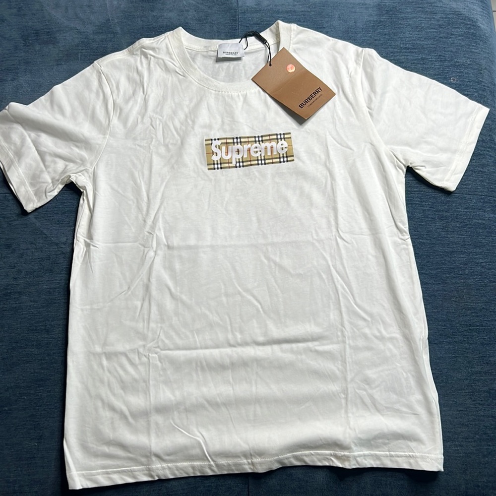 Burberry Supreme